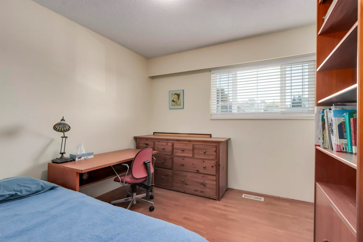 Powder Room Photo of 2141 Dauphin Place, Burnaby, BC