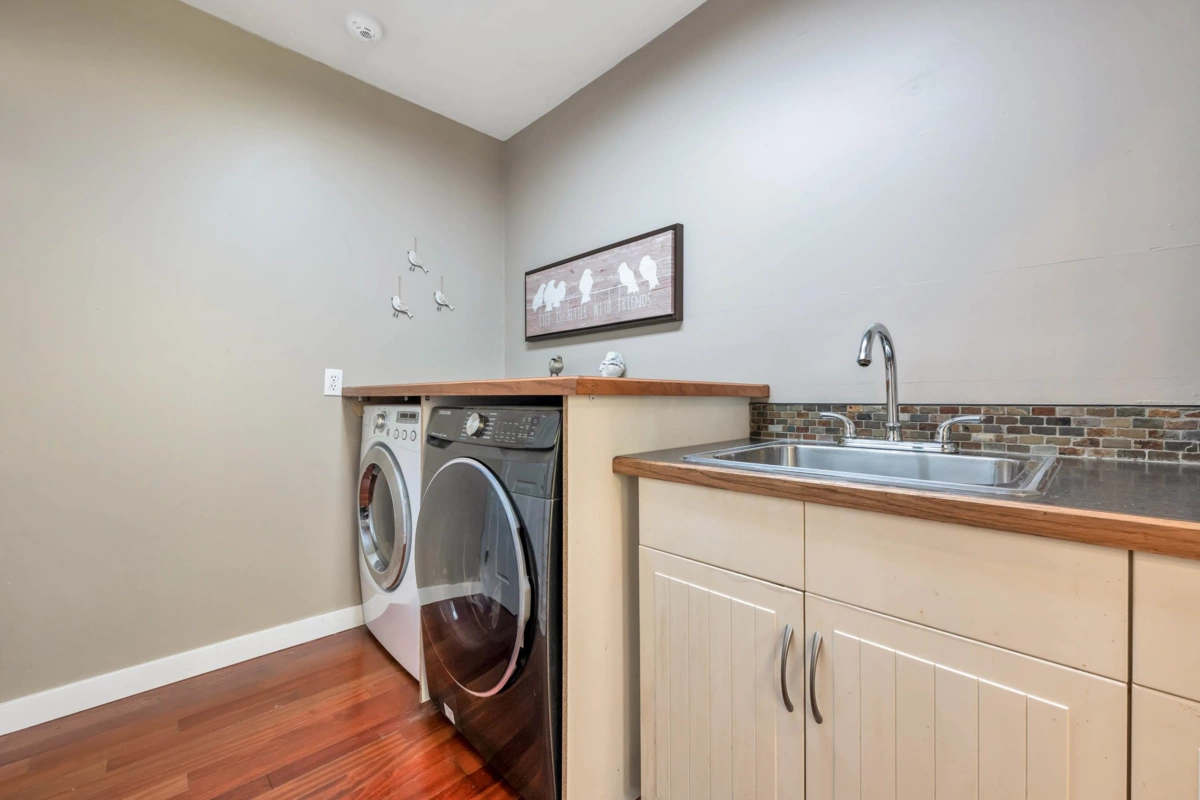 Mudroom Photo of 20228 8 Avenue, Langley, BC