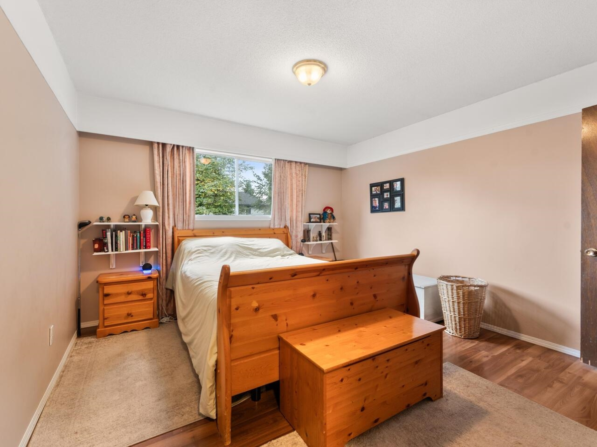 Basement Recreation Room Photo of 11872 78b Avenue, Delta, BC