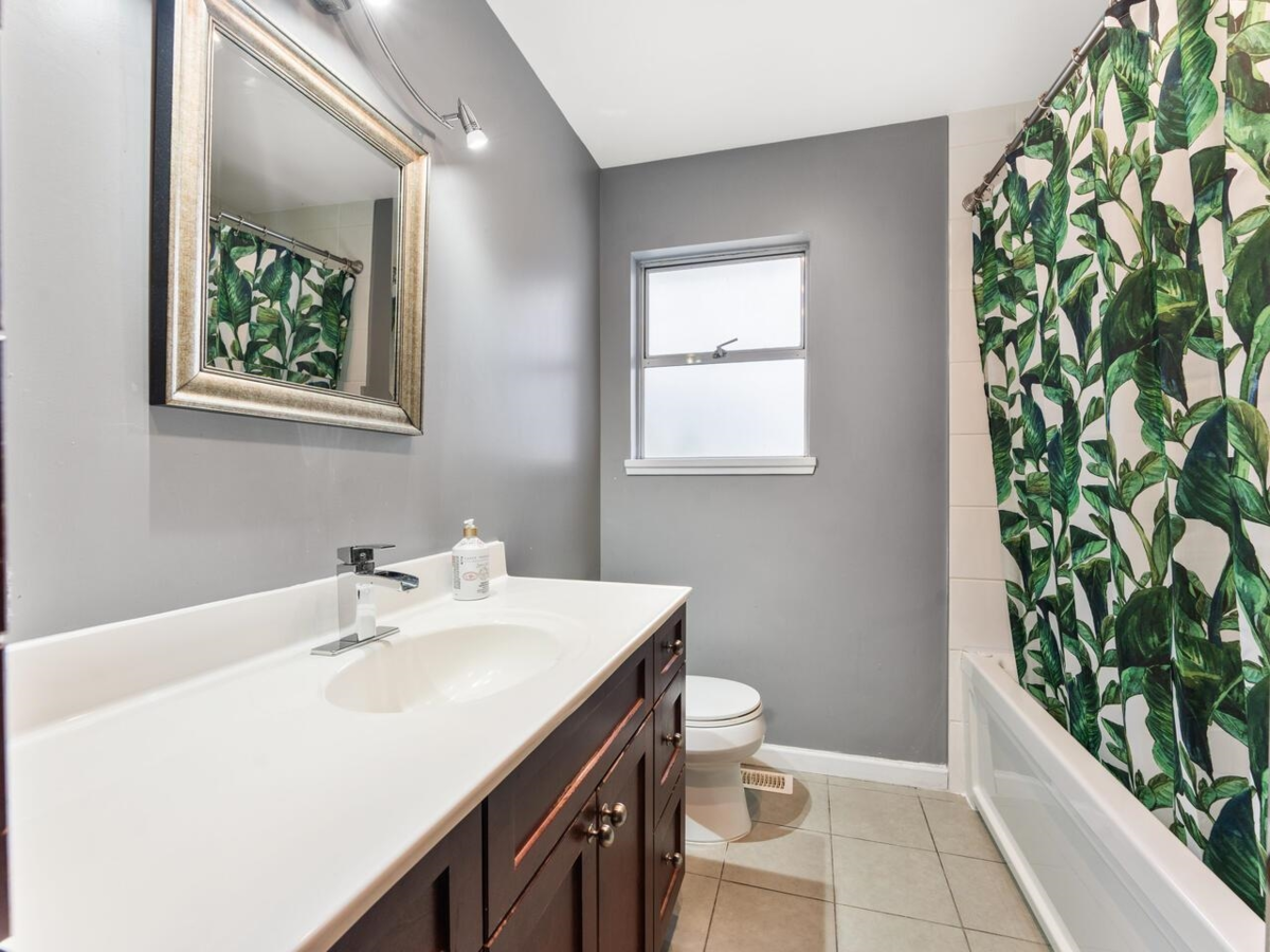 Entry Foyer Photo of 11872 78b Avenue, Delta, BC