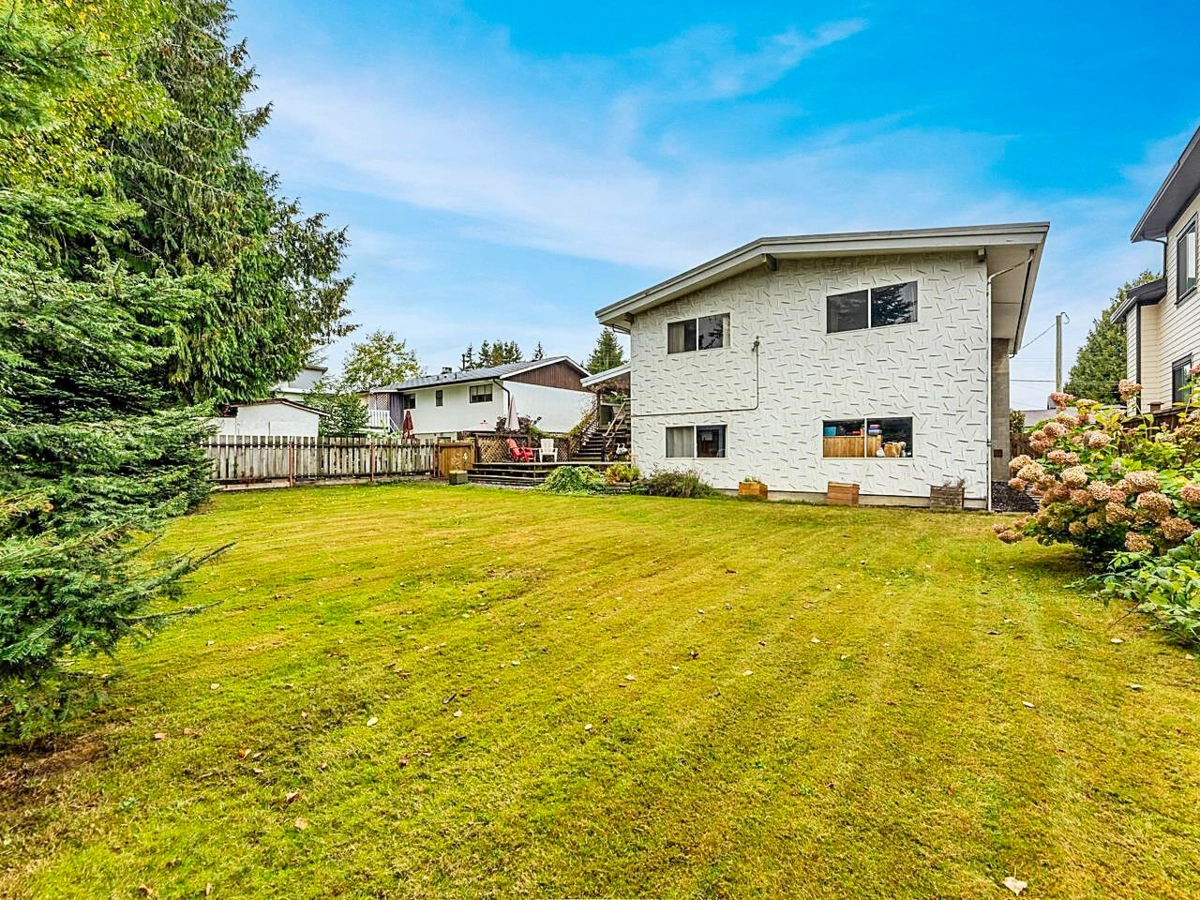 Garden / Landscaping Photo of 11872 78b Avenue, Delta, BC