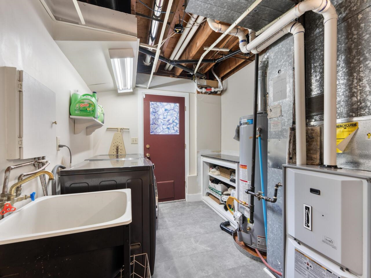 Hallway Photo of 11872 78b Avenue, Delta, BC