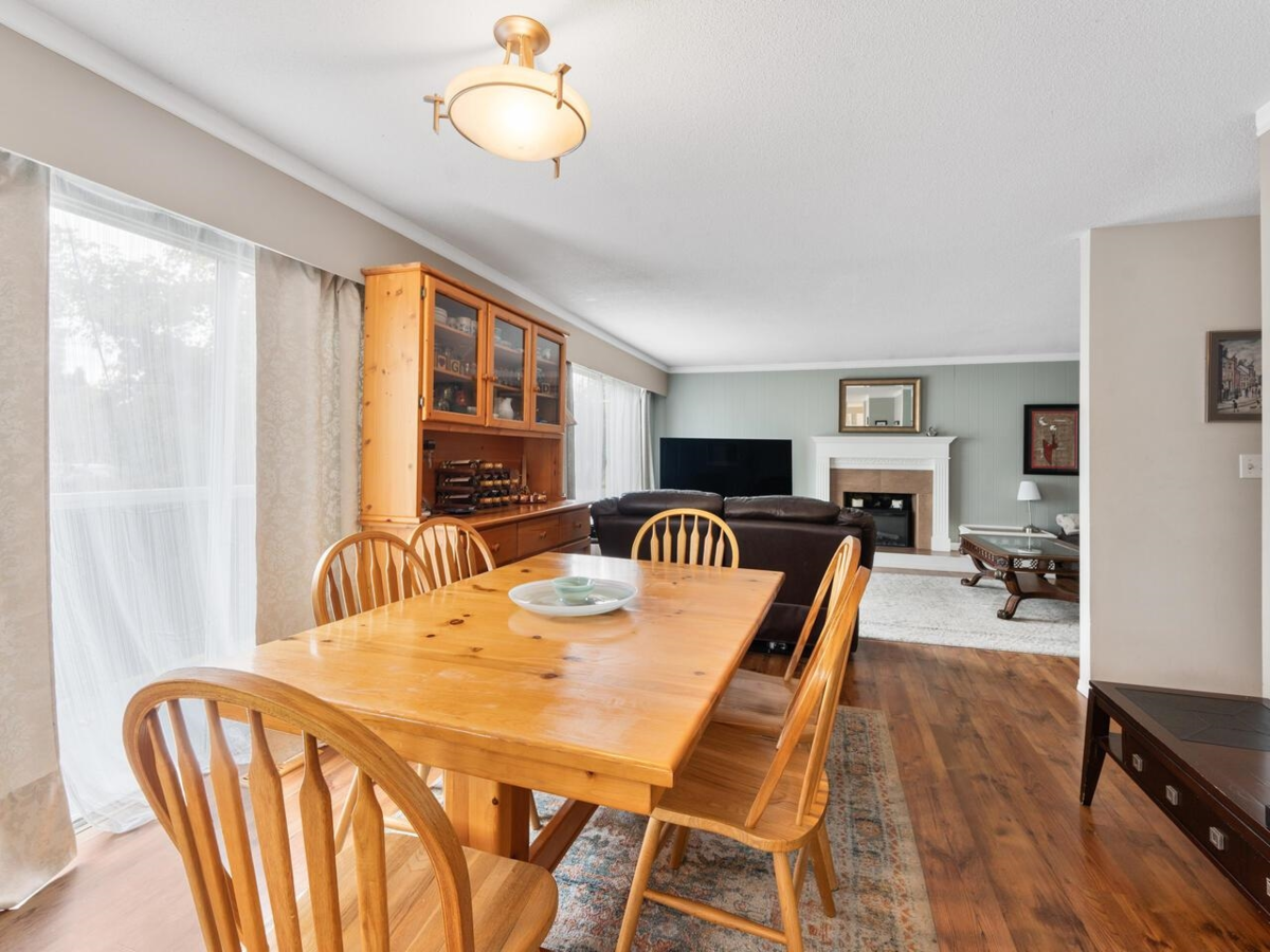 Walk-In Closet Photo of 11872 78b Avenue, Delta, BC