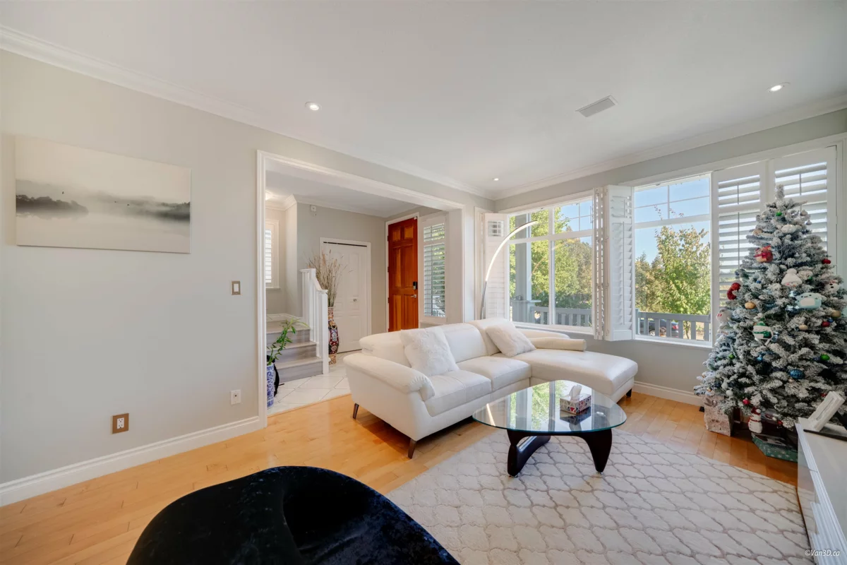 Walk-In Closet Photo of 5731 148b Street, Surrey, BC