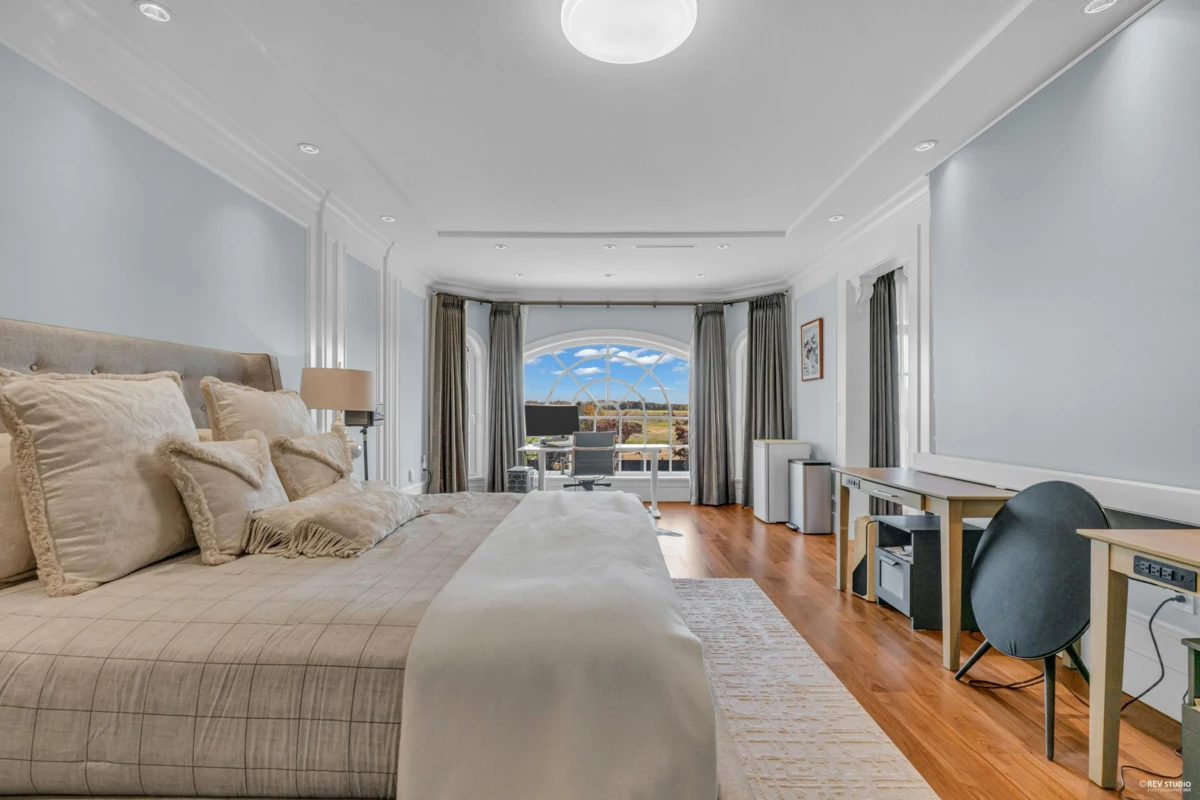 Hallway Photo of 12320 No. 3 Road, Richmond, BC