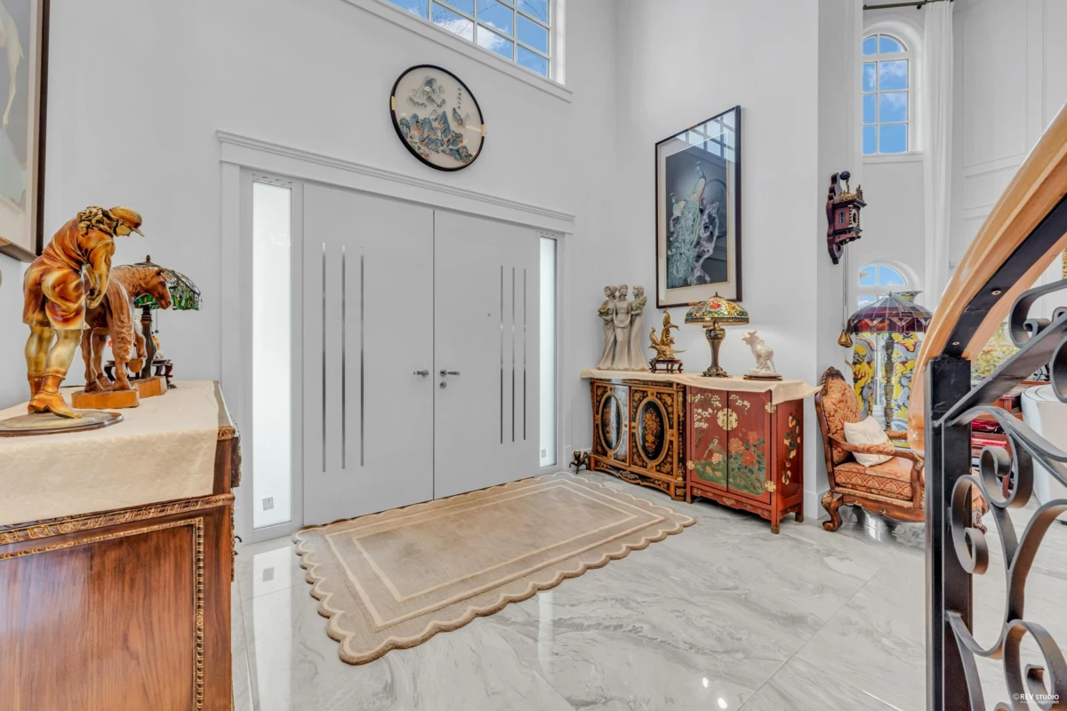 Living Room Photo of 12320 No. 3 Road, Richmond, BC