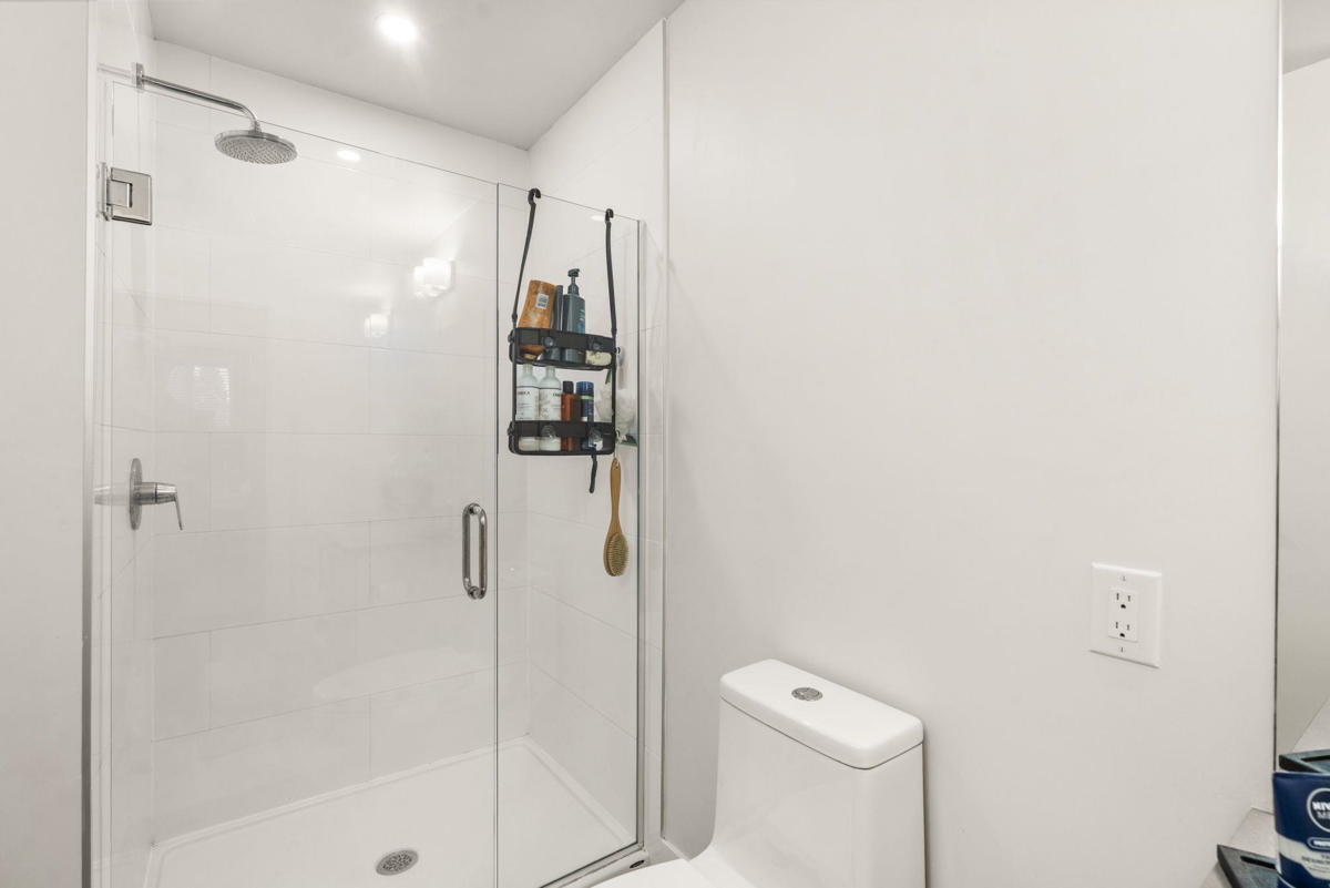 Hallway Photo of 301 2555 Ware Street, Abbotsford, BC