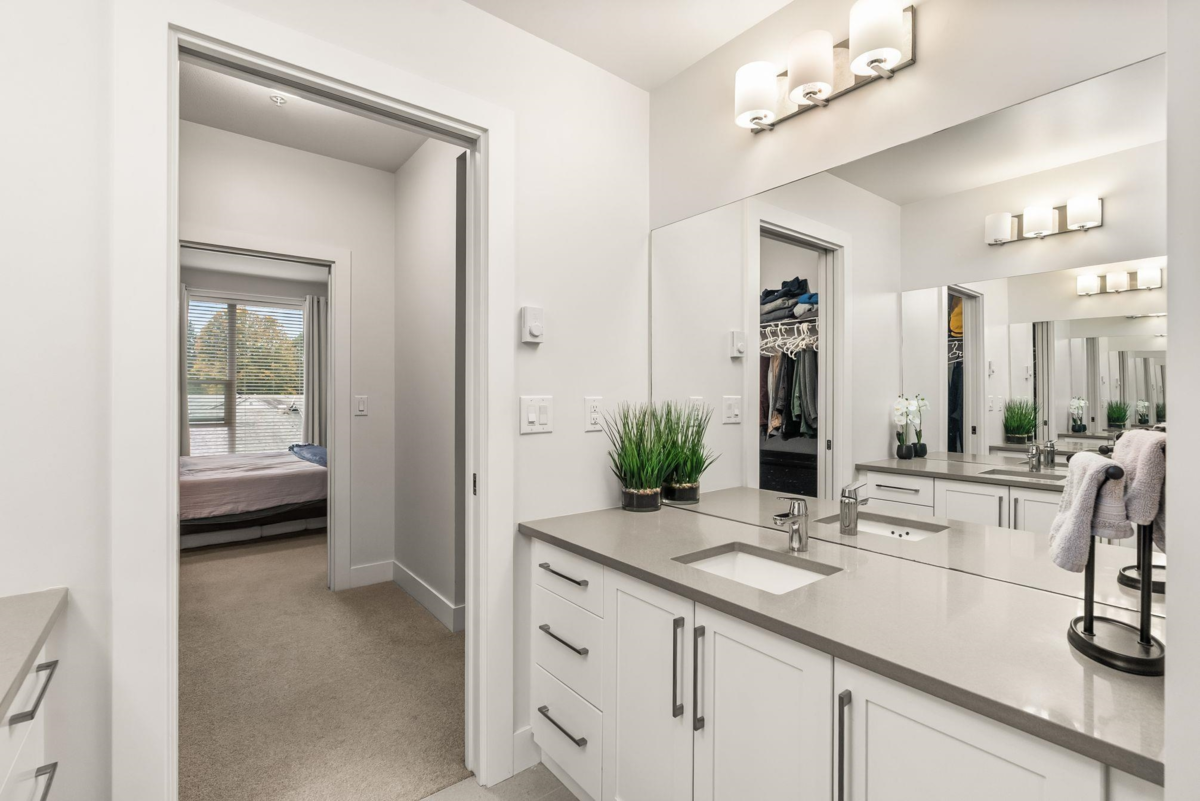 Mudroom Photo of 301 2555 Ware Street, Abbotsford, BC