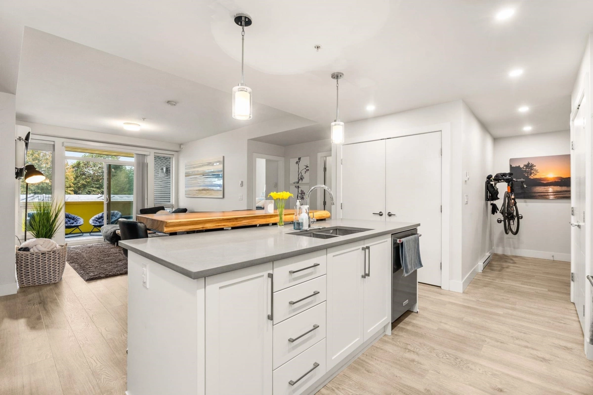 Walk-In Closet Photo of 301 2555 Ware Street, Abbotsford, BC