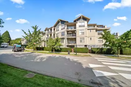 207 275 Ross Drive, New Westminster, BC, New Westminster — Apartment/Condo for sale