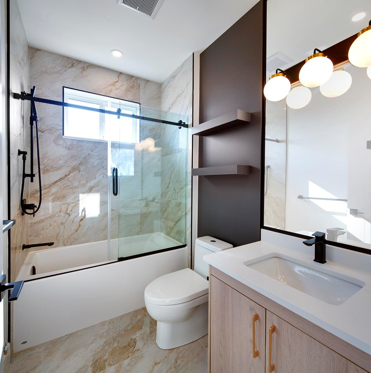 Entry Foyer Photo of 7815 18th Avenue, Burnaby, BC