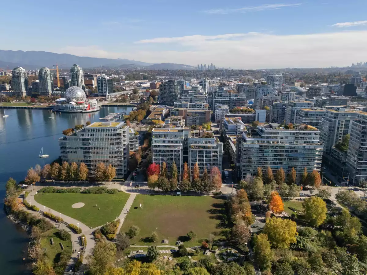 Outdoor Kitchen Photo of 805 1616 Columbia Street, Vancouver, BC