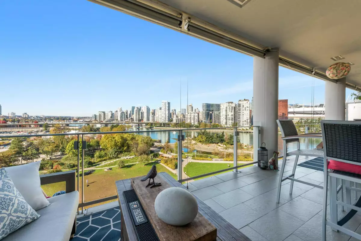 Swimming Pool Photo of 805 1616 Columbia Street, Vancouver, BC