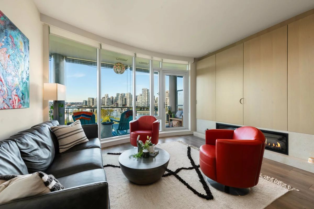 Walk-In Closet Photo of 805 1616 Columbia Street, Vancouver, BC