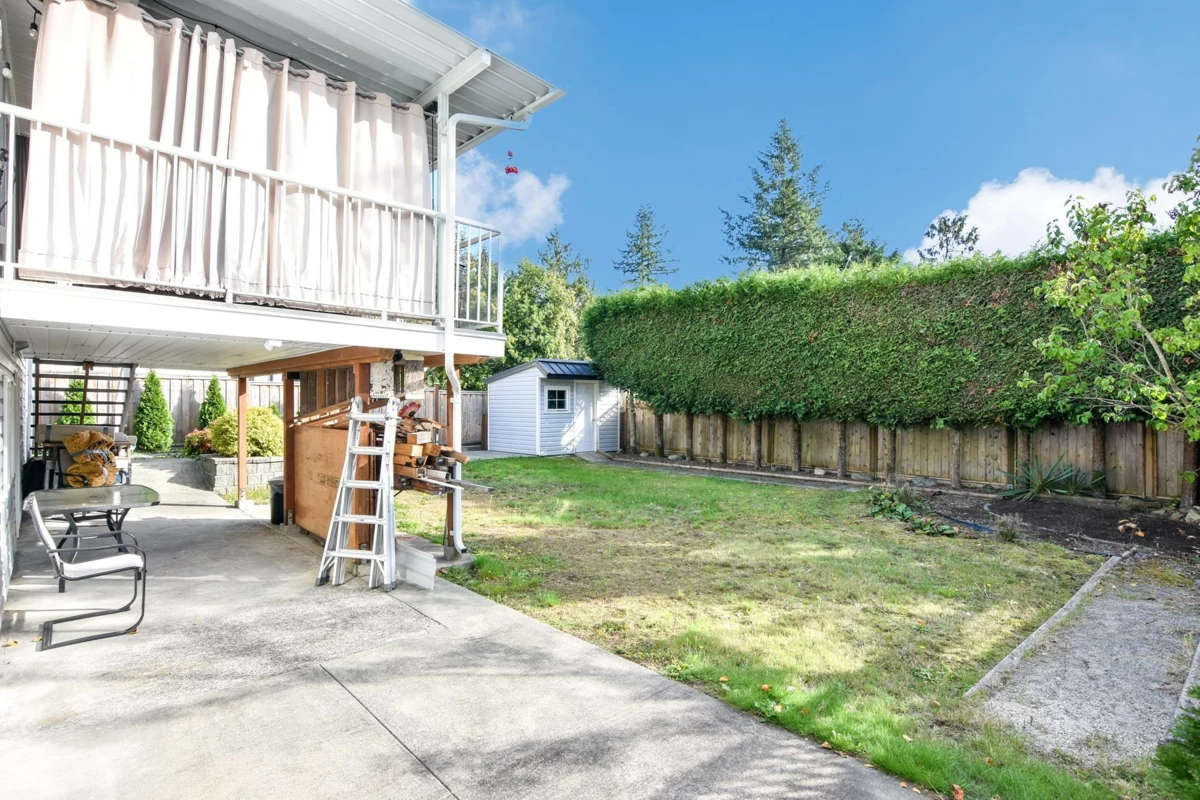 Dining Area Photo of 4222 Victory Street, Burnaby, BC