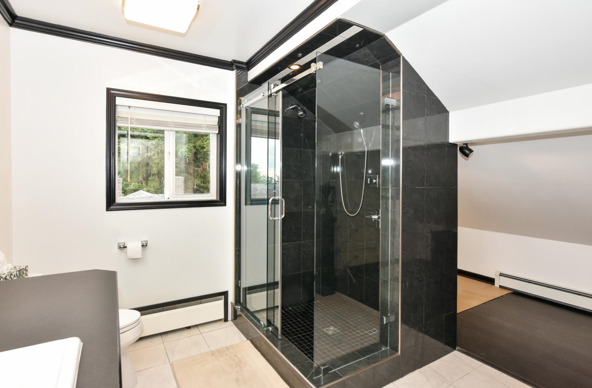 Outdoor Patio Photo of 4222 Victory Street, Burnaby, BC