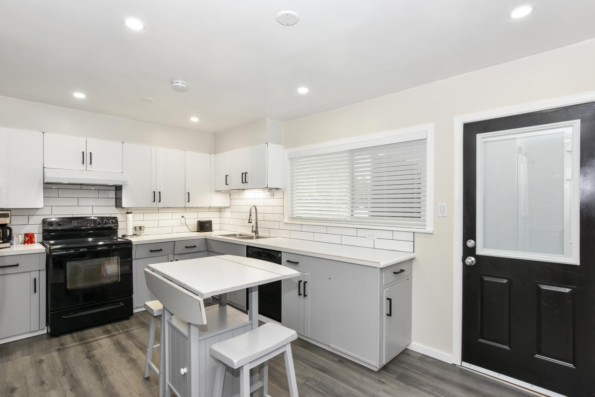 Primary Bedroom Photo of 4222 Victory Street, Burnaby, BC