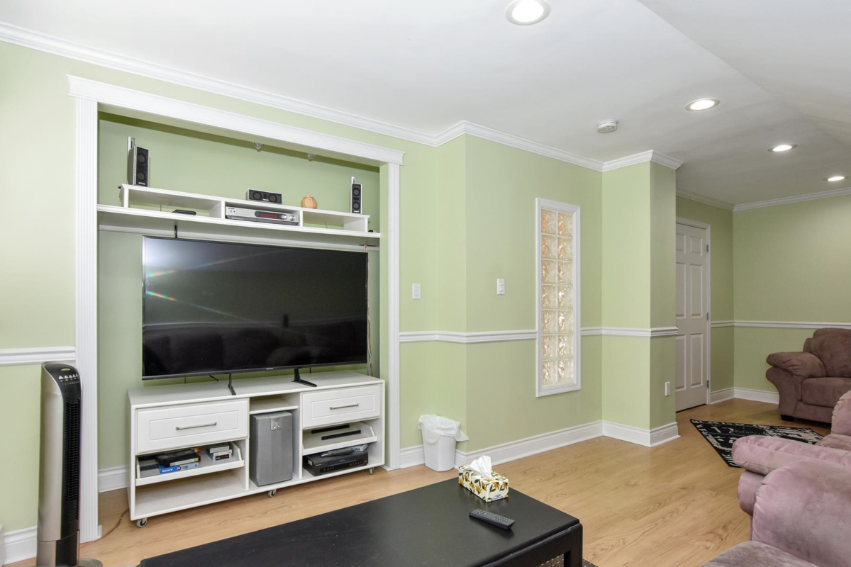 Swimming Pool Photo of 4222 Victory Street, Burnaby, BC