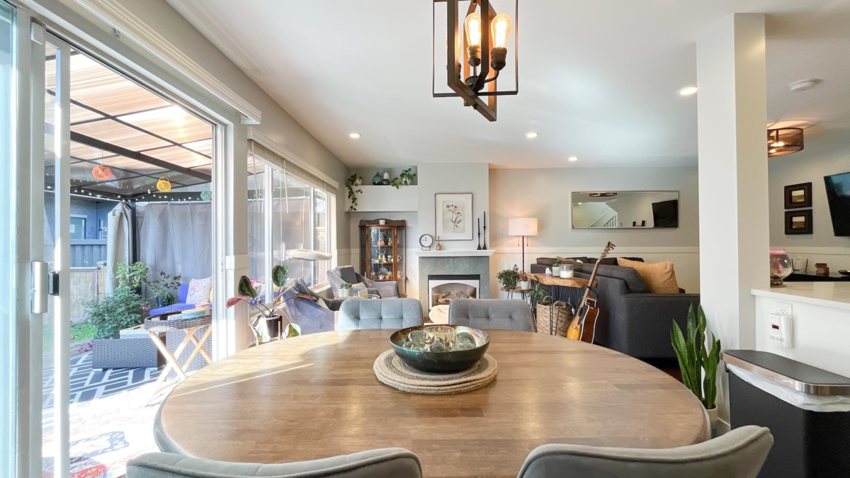 Breakfast Nook Photo of 107 19352 Fraser Highway, Surrey, BC