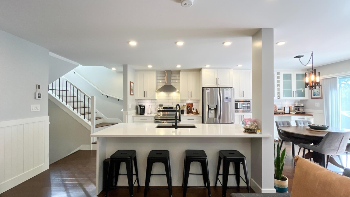 Family Room Photo of 107 19352 Fraser Highway, Surrey, BC