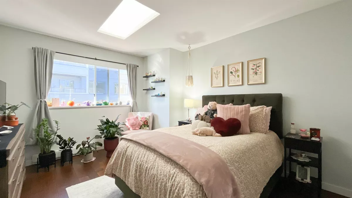 Guest Bathroom Photo of 107 19352 Fraser Highway, Surrey, BC