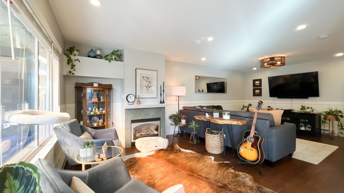 Primary Bathroom Photo of 107 19352 Fraser Highway, Surrey, BC