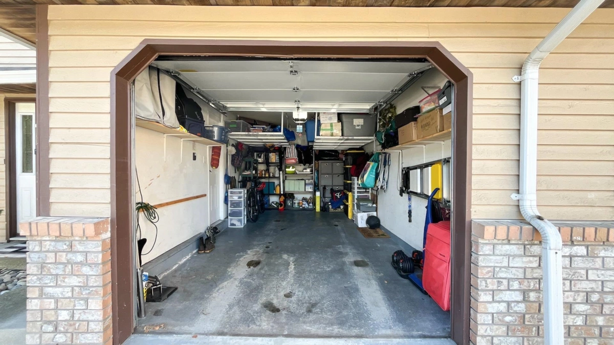 Swimming Pool Photo of 107 19352 Fraser Highway, Surrey, BC