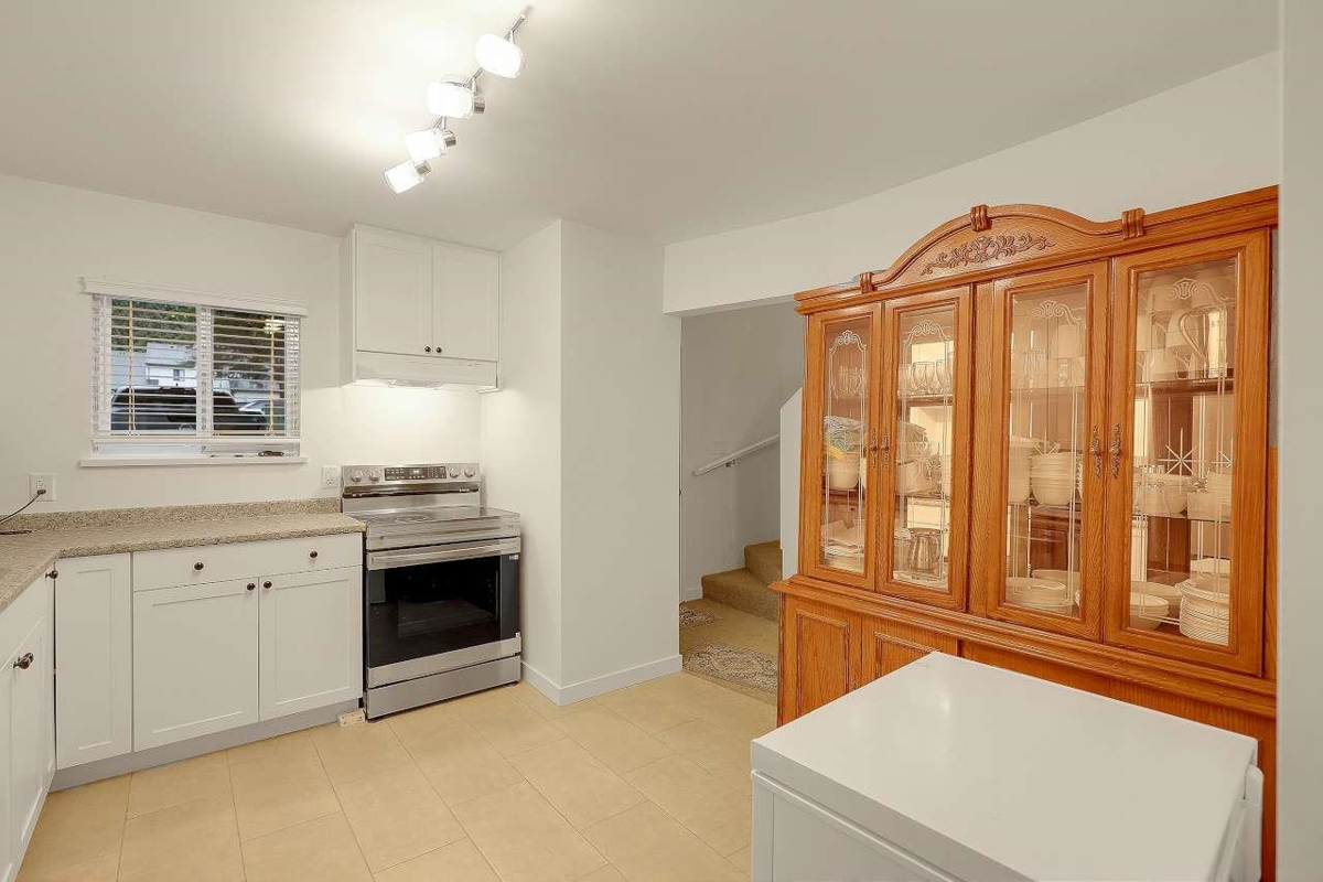 Kitchen Island Photo of 168 13742 67 Avenue, Surrey, BC