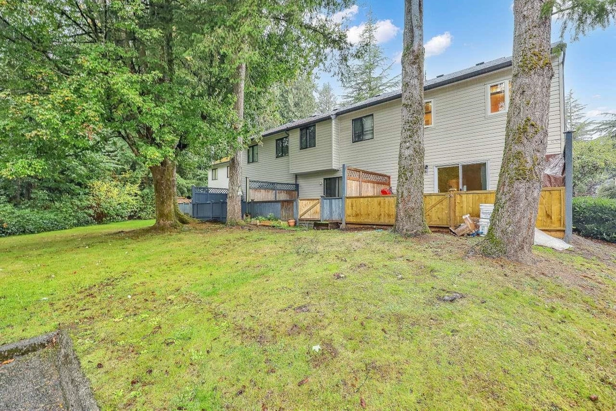 Laundry Room Photo of 168 13742 67 Avenue, Surrey, BC
