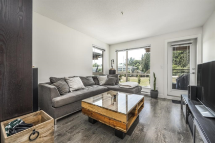 Kitchen Island Photo of 510 500 Royal Avenue, New Westminster, BC