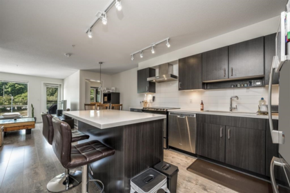 Primary Bathroom Photo of 510 500 Royal Avenue, New Westminster, BC