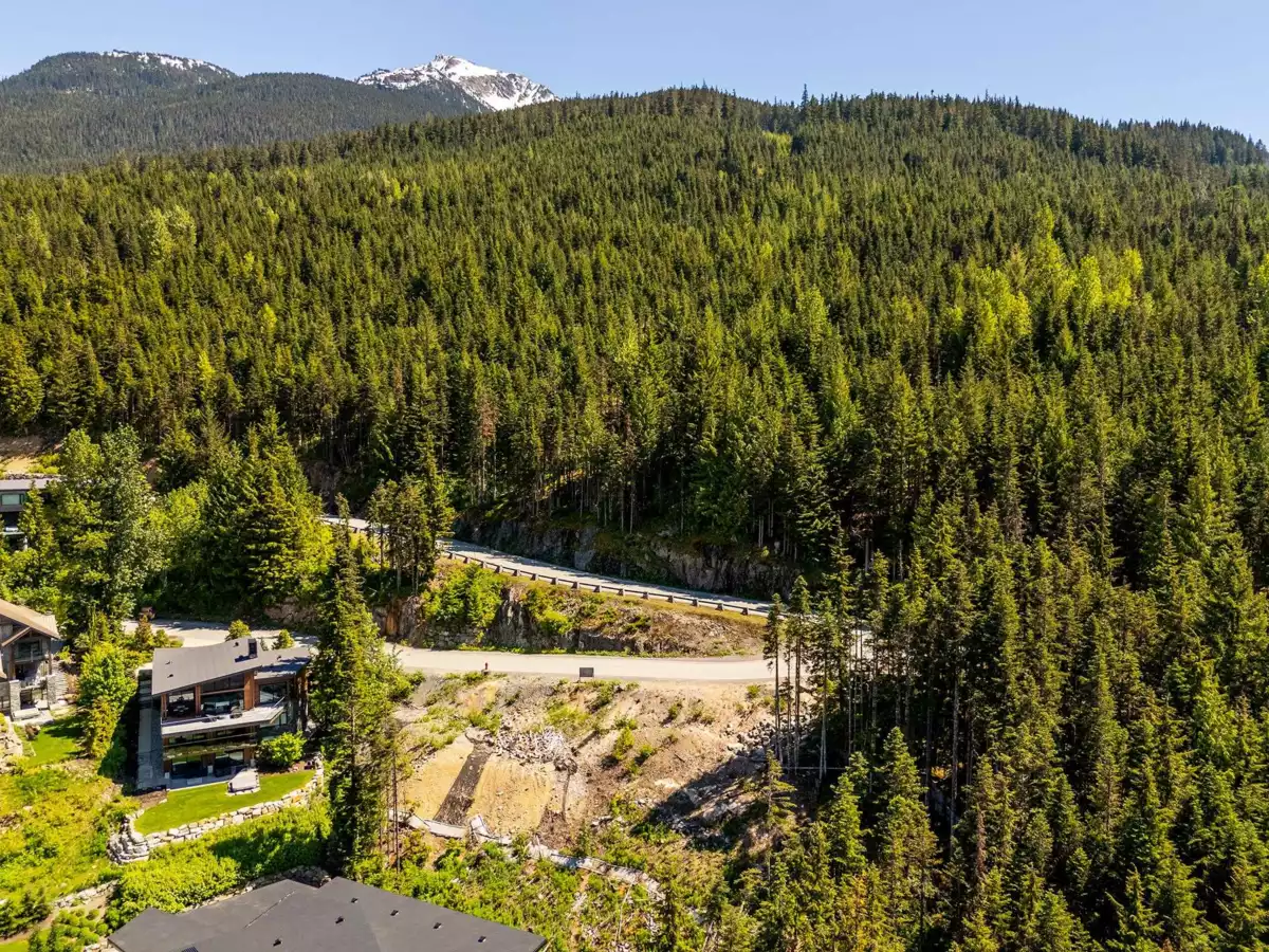 Kitchen Photo of 2915 Heritage Peaks Trail, Whistler, BC