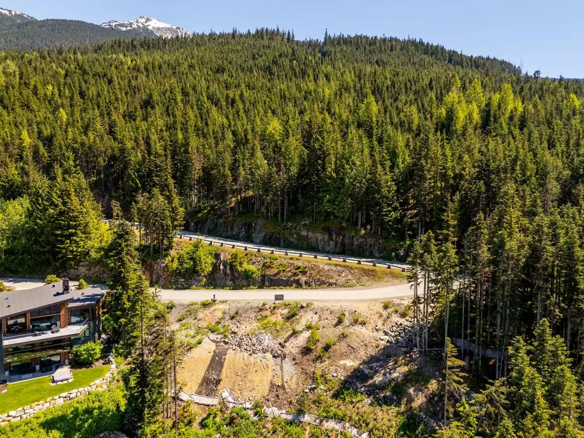 Primary Bedroom Photo of 2915 Heritage Peaks Trail, Whistler, BC