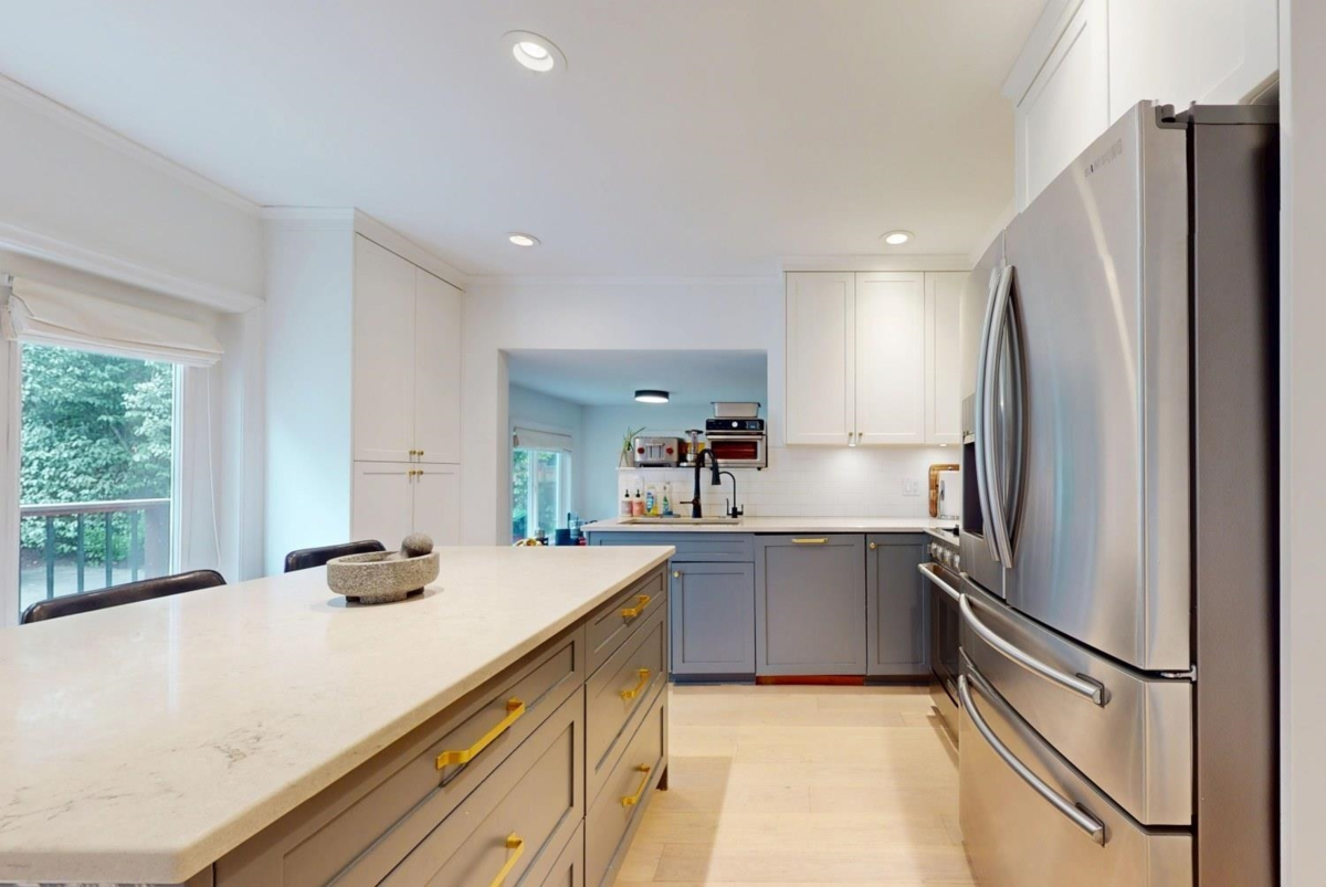 Kitchen Island Photo of 3161 W 43rd Avenue, Vancouver, BC