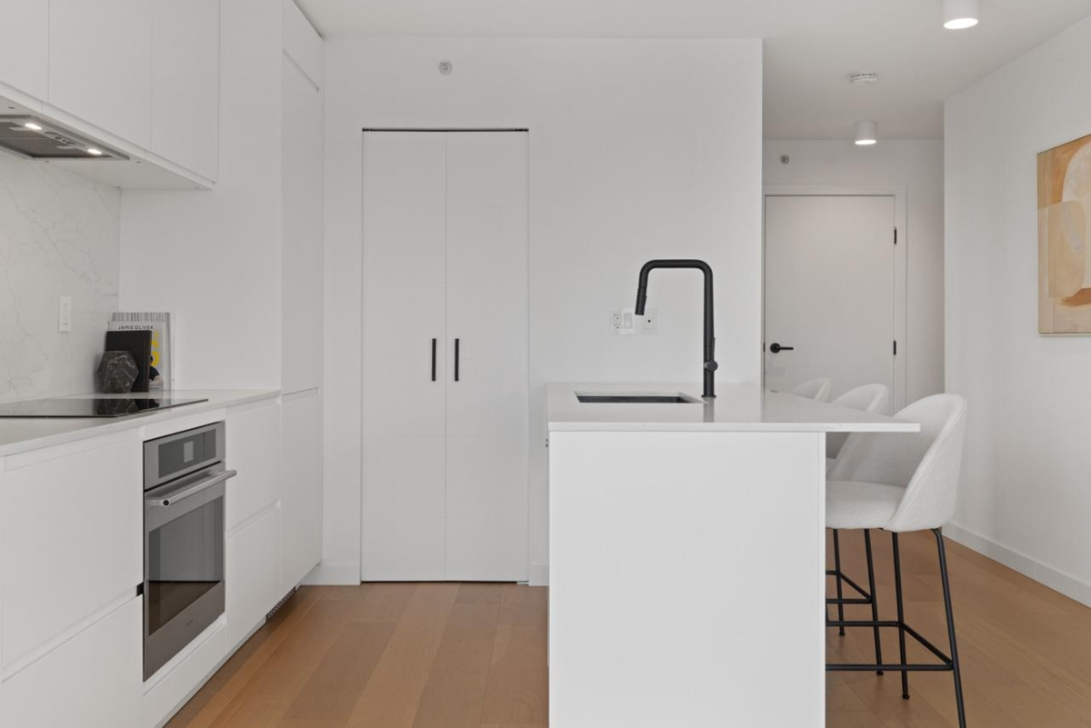 Dining Area Photo of 3002 909 Mainland Street, Vancouver, BC