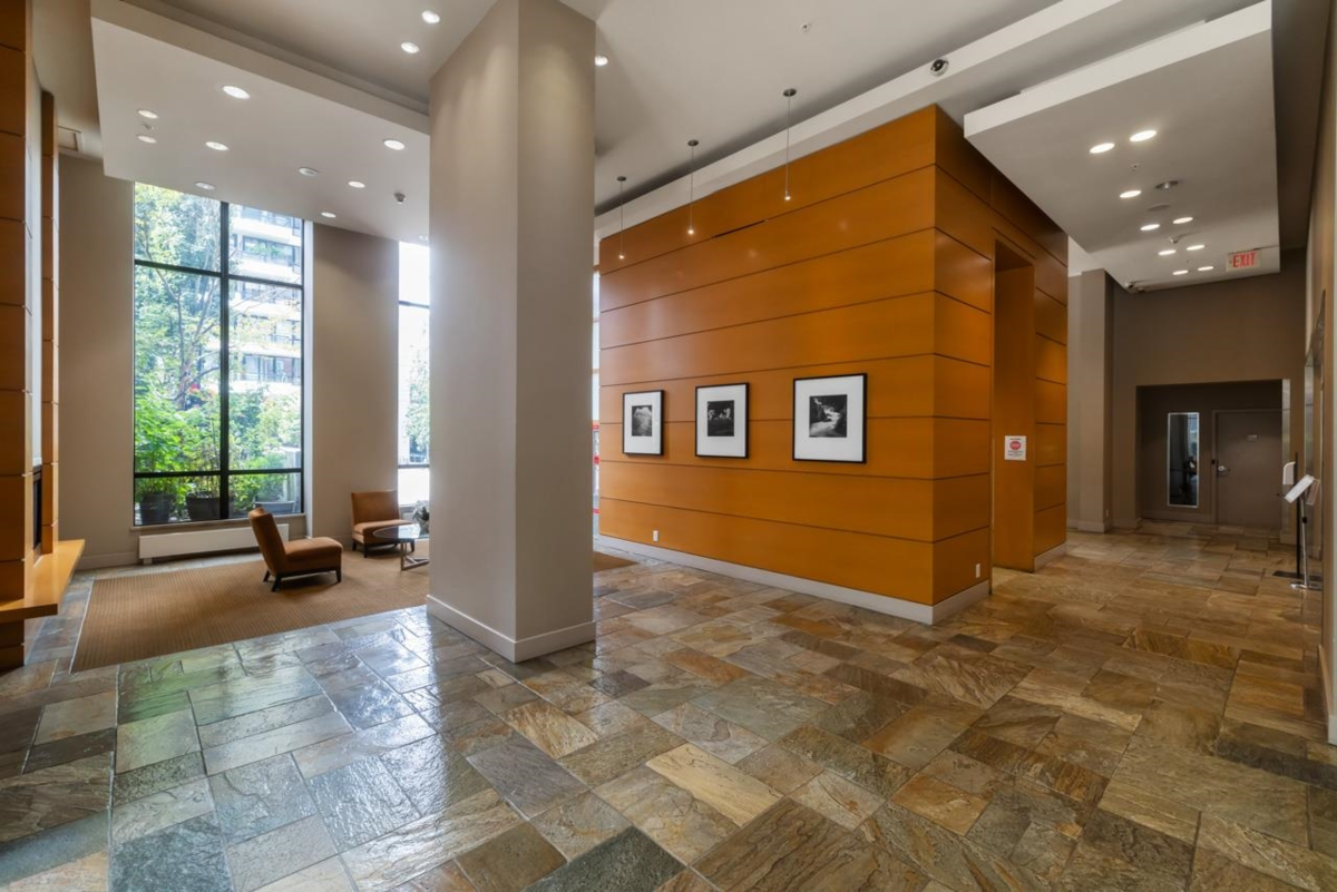 Garden / Landscaping Photo of 3002 909 Mainland Street, Vancouver, BC