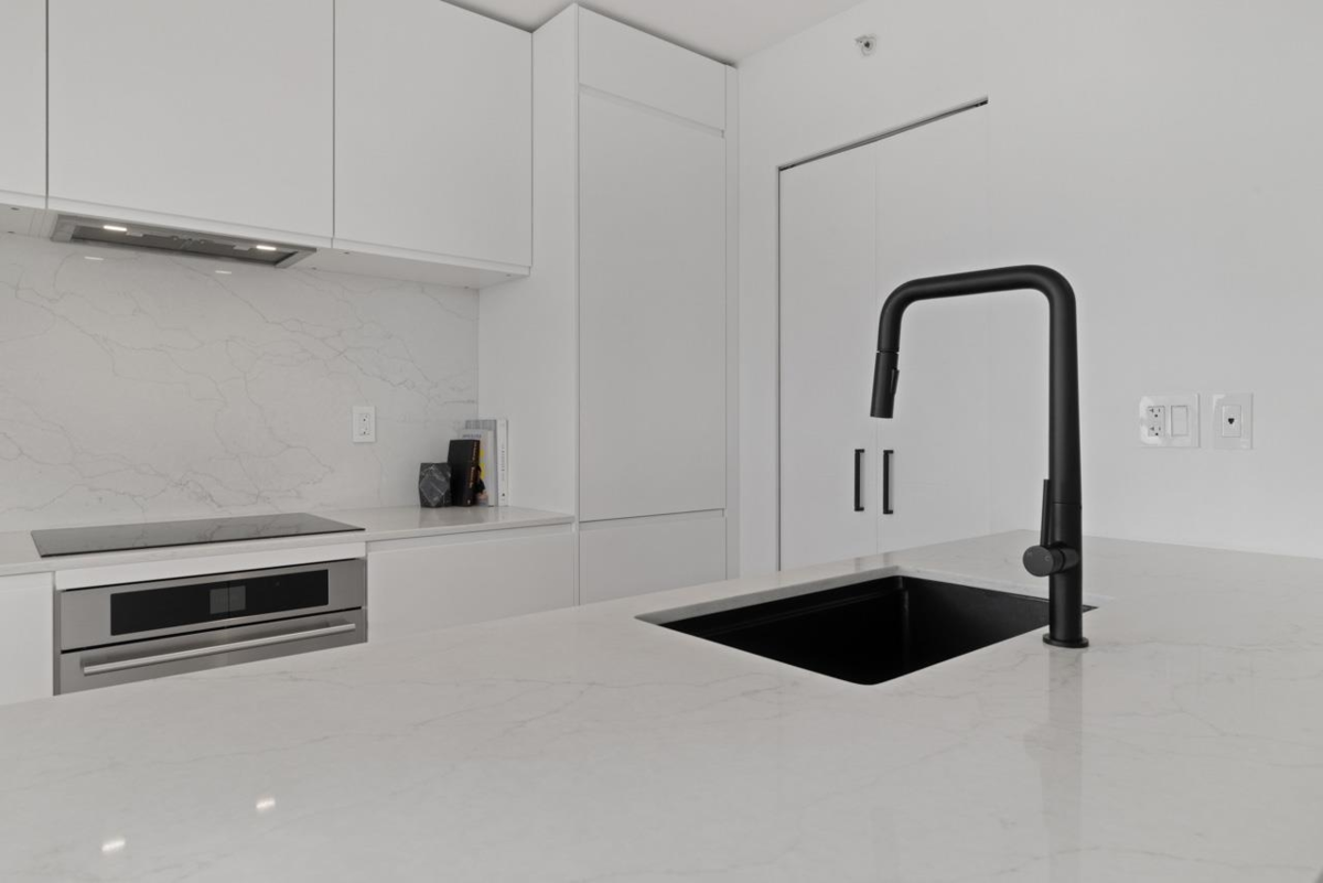 Kitchen Photo of 3002 909 Mainland Street, Vancouver, BC