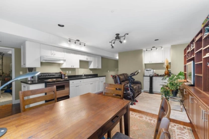 Hallway Photo of 9764 180 Street, Surrey, BC