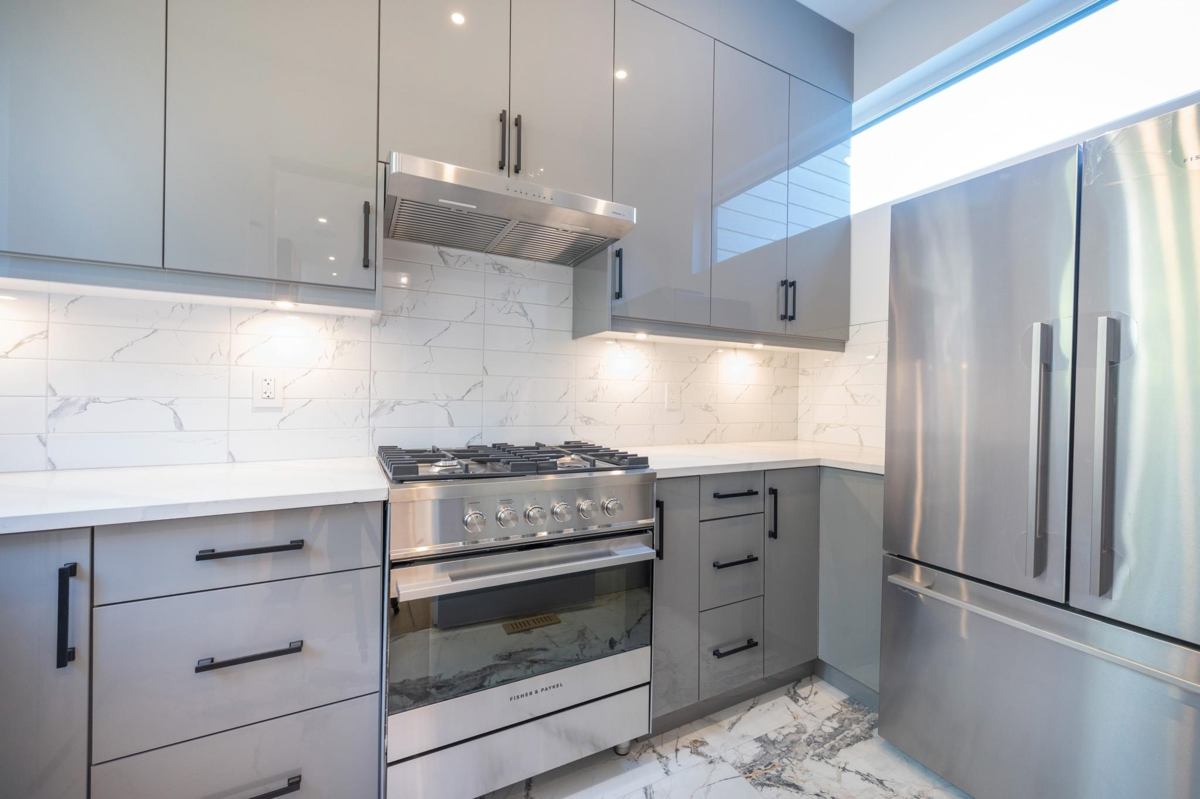 Kitchen Photo of 9113 Riverside Drive, Whistler, BC