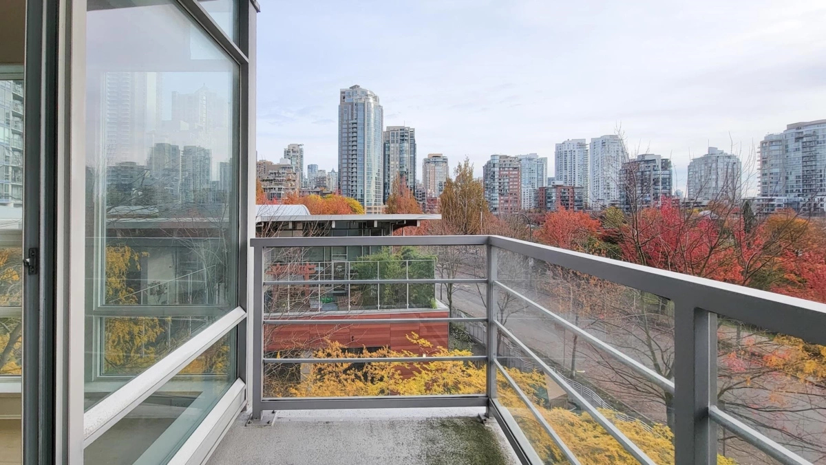 Basement Recreation Room Photo of 502 1483 Homer Street, Vancouver, BC