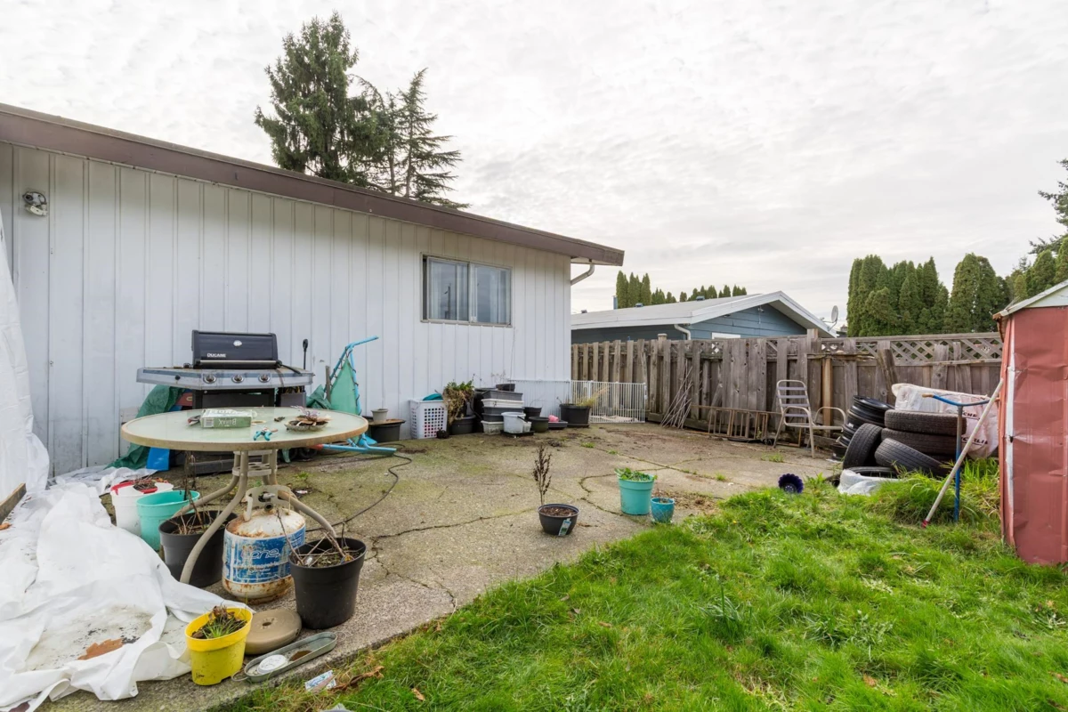 Hot Tub / Spa Photo of 32633 Marshall Road, Abbotsford, BC