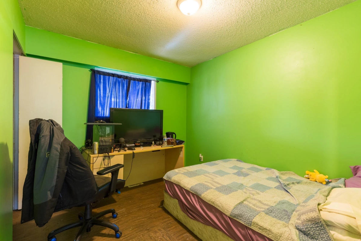 Outdoor Patio Photo of 32633 Marshall Road, Abbotsford, BC