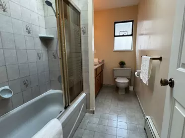 Hallway Photo of 879 W 62nd Avenue, Vancouver, BC