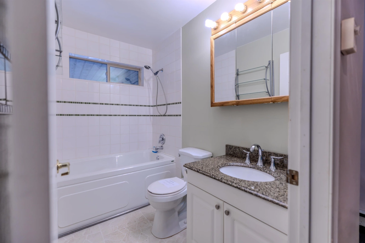 Breakfast Nook Photo of 538 Reed Road, Gibsons, BC