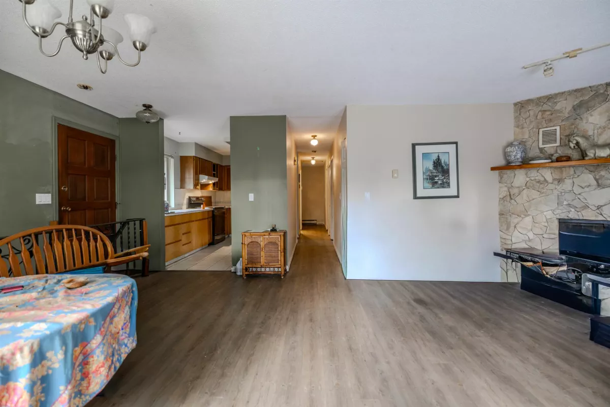 Dining Area Photo of 538 Reed Road, Gibsons, BC