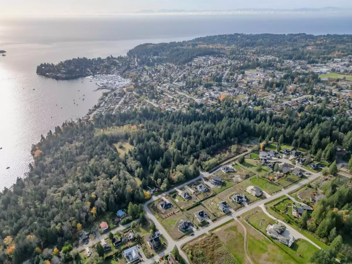 Garage Interior Photo of 538 Reed Road, Gibsons, BC