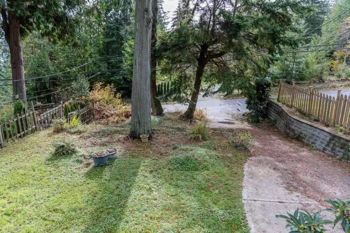 Powder Room Photo of 538 Reed Road, Gibsons, BC