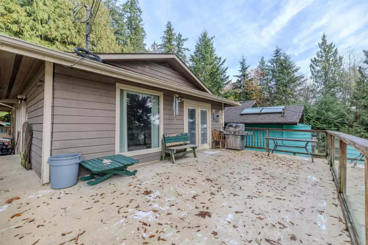 Primary Bathroom Photo of 538 Reed Road, Gibsons, BC