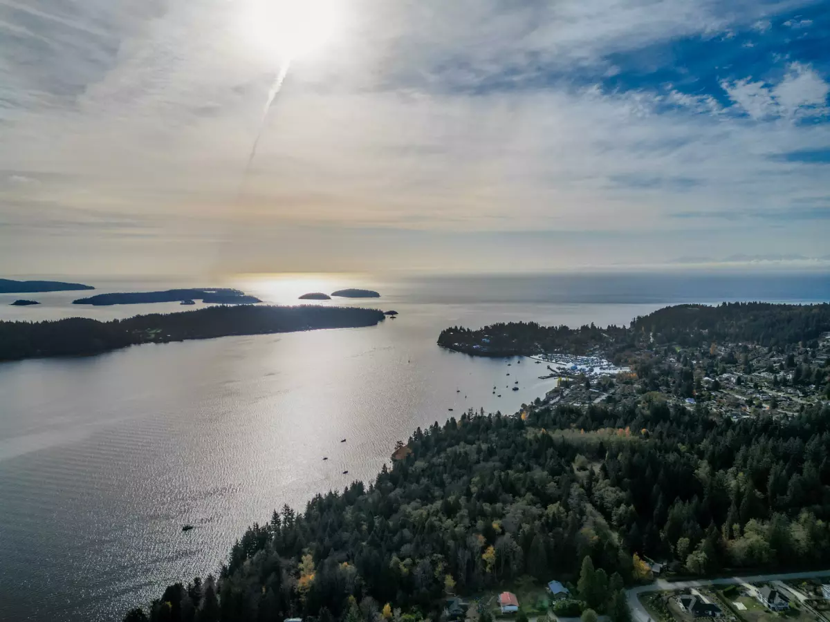 Staircase Photo of 538 Reed Road, Gibsons, BC