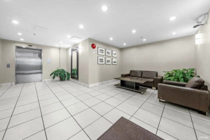 412 3811 Hastings Street, Burnaby, BC, Burnaby — Apartment/Condo for sale